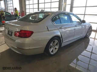 2012 BMW 5 Series 528i xDrive with VIN WBAXH5C5XCDW09327, listed as a IAAI auction lot 41644876 with 152,851 mi miles. Bid and sale history available at carsss.com. Image 4.