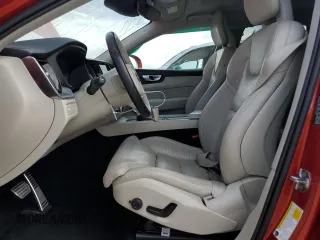 2018 Volvo XC60 Inscription z VIN LYVA22RL9JB105406, wystawiony jako Copart lot #60171015 z przebiegiem 43 124 mil mil oraz Szkoda całkowita • Salvage title. Historia ofert i sprzedaży dostępna na DreamBid. Obrazek 7.