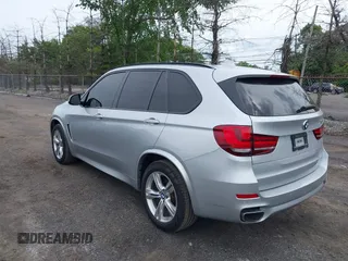 2018 BMW X5 xDrive35i z VIN 5UXKR0C5XJ0Y00343, wystawiony jako IAAI lot #42368337 z przebiegiem 52 101 mil mil oraz . Historia ofert i sprzedaży dostępna na DreamBid. Obrazek 3.