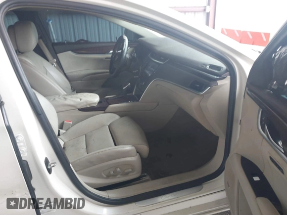 2014 Cadillac XTS Luxury with VIN 2G61M5S31E9210460, listed as a IAAI auction lot 41602087 with 1 mi miles. Bid and sale history available at carsss.com. Image 5.