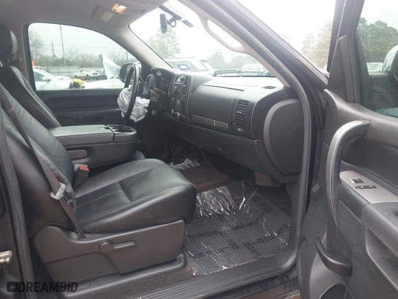 2012 Chevrolet Silverado 1500 LT with VIN 3GCPCSE08CG306633, listed as a IAAI auction lot 41507342 with 190,451 mi miles. Bid and sale history available at carsss.com. Image 5.