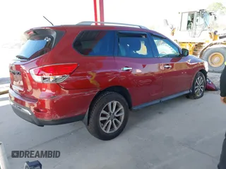 2016 Nissan Pathfinder SV with VIN 5N1AR2MN6GC621713, listed as a IAAI auction lot 41275408 with 136,017 mi miles. Bid and sale history available at carsss.com. Image 4.