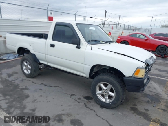 1992 Toyota Pickup z VIN 4TARN81A0NZ008256, wystawiony jako IAAI lot #41766264 z przebiegiem 278 220 mil mil oraz . Historia ofert i sprzedaży dostępna na DreamBid. Obrazek 1.