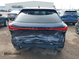 2024 Lexus RX 350 z VIN JTJCHMAA3R2015224, wystawiony jako IAAI lot #41066371 z przebiegiem 8719 mil mil oraz . Historia ofert i sprzedaży dostępna na DreamBid. Obrazek 16.