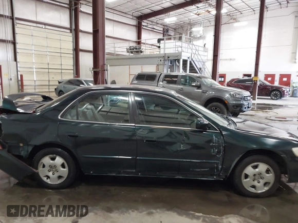 2001 Honda Accord EX с VIN 1HGCG16571A034550, выставлен на аукционе IAAI как лот 42104425 с пробегом 251 018 миль миль и . История ставок и продаж доступна на DreamBid. Изображение 14.