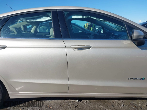 2018 Ford Fusion S z VIN 3FA6P0UU8JR271589, wystawiony jako IAAI lot #41318471 z przebiegiem 148 793 mil mil oraz . Historia ofert i sprzedaży dostępna na DreamBid. Obrazek 14.