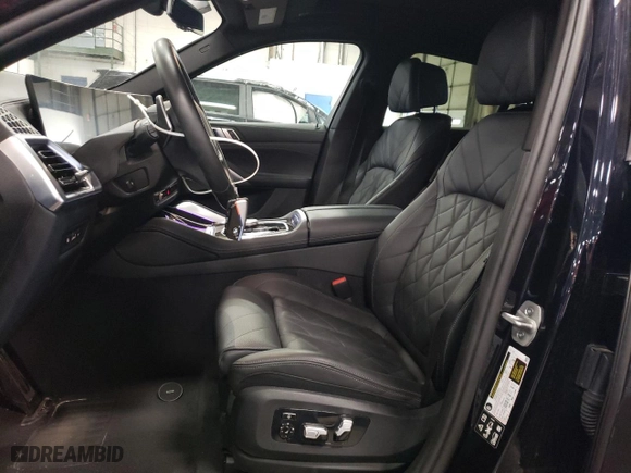 2025 BMW X6 xDrive40i with VIN 5UX33EX03S9X36158, listed as a Copart auction lot 53862325 with 20,035 mi miles and Clean Title. Bid and sale history available at carsss.com. Image 7.