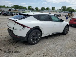 2022 Kia EV6 Wind z VIN KNDC3DLC6N5053572, wystawiony jako Copart lot #54911685 z przebiegiem 26 829 mil mil oraz Szkoda całkowita • Salvage title. Historia ofert i sprzedaży dostępna na DreamBid. Obrazek 3.