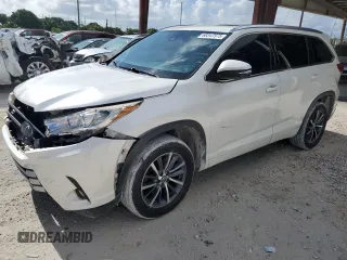 2017 Toyota Highlander XLE with VIN 5TDKZRFH9HS515944, listed as a Copart auction lot 60347975 with 181,587 mi miles and Salvage title. Bid and sale history available at DreamBid. Image 1.