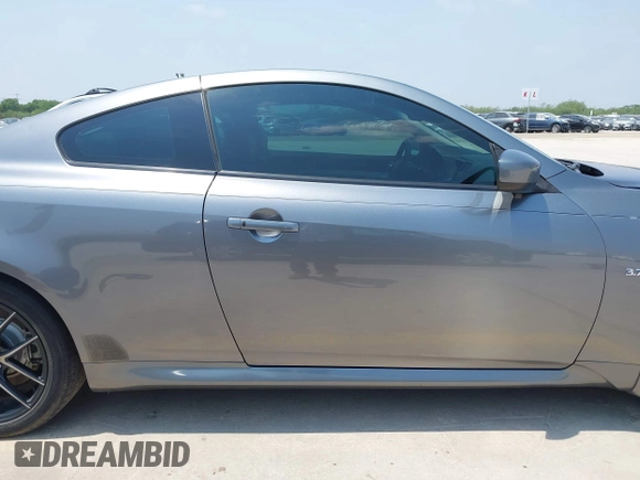 2015 Infiniti Q60 S Limited с VIN JN1CV6EK4FM871676, выставлен на аукционе IAAI как лот 42254354 с пробегом 105 934 миль миль и . История ставок и продаж доступна на DreamBid. Изображение 13.