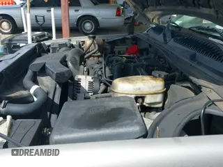 2003 Chevrolet Suburban LS с VIN 3GNEC16Z43G157689, выставлен на аукционе IAAI как лот 42746658 с пробегом 291 612 миль миль и . История ставок и продаж доступна на DreamBid. Изображение 15.