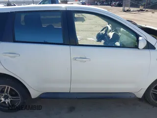 2004 Scion xA z VIN JTKKT624940065382, wystawiony jako IAAI lot #41162850 z przebiegiem 205 122 mil mil oraz . Historia ofert i sprzedaży dostępna na DreamBid. Obrazek 13.