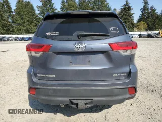 2019 Toyota Highlander SE z VIN 5TDJZRFH1KS959998, wystawiony jako Copart lot #54558795 z przebiegiem 50 566 mil mil oraz Szkoda całkowita • Salvage title. Historia ofert i sprzedaży dostępna na DreamBid. Obrazek 6.