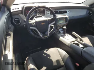2014 Chevrolet Camaro LT z VIN 2G1FC1E38E9132973, wystawiony jako Copart lot #55638105 z przebiegiem 40 895 mil mil oraz Szkoda całkowita • Salvage title. Historia ofert i sprzedaży dostępna na DreamBid. Obrazek 8.