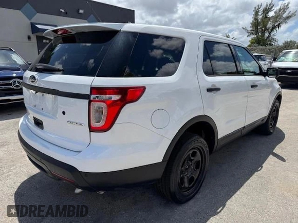 2013 Ford Utility Police Interceptor with VIN 1FM5K7AR9DGC15889, listed as a Copart auction lot 54107555 with 124,933 mi miles and Clean Title. Bid and sale history available at carsss.com. Image 3.