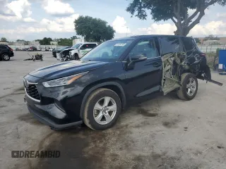 2021 Toyota Highlander L with VIN 5TDCZRAH3MS518201, listed as a Copart auction lot 57524195 with 114,818 mi miles and Salvage title. Bid and sale history available at DreamBid. Image 1.