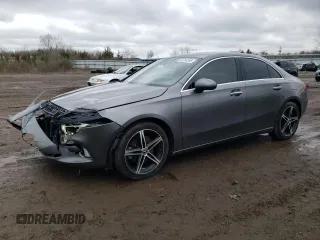 2021 Mercedes-Benz A 220 z VIN W1K3G4FB2MJ297674, wystawiony jako Copart lot #52764955 z przebiegiem 66 474 mil mil oraz Szkoda całkowita • Salvage title. Historia ofert i sprzedaży dostępna na DreamBid. Obrazek 1.