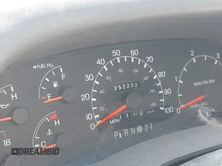 2000 Ford F-250 XL with VIN 1FTNX21F5YEA20887, listed as a IAAI auction lot 42418515 with 252,232 mi miles and . Bid and sale history available at DreamBid. Image 7.