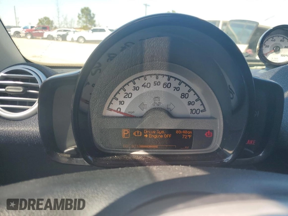 2015 Smart fortwo Passion z VIN WMEEJ9AA9FK834118, wystawiony jako Copart lot #45891925 z przebiegiem Nie podano mil oraz Czysty tytuł • Clean title. Historia ofert i sprzedaży dostępna na DreamBid. Obrazek 9.