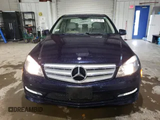 2011 Mercedes-Benz C 300 Sport z VIN WDDGF8BB9BR135198, wystawiony jako Copart lot #58187185 z przebiegiem 102 248 mil mil oraz Czysty tytuł • Clean title. Historia ofert i sprzedaży dostępna na DreamBid. Obrazek 5.