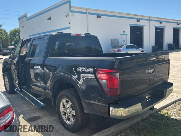 2024 Ford F-150 XLT with VIN 1FTFW3LD3RFA25851, listed as a Copart auction lot 53828565 with 32,477 mi miles and Clean Title. Bid and sale history available at carsss.com. Image 3.