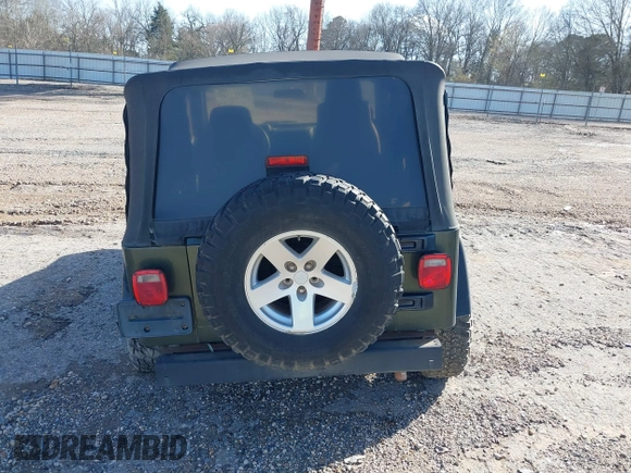 2006 Jeep Wrangler Rubicon z VIN 1J4FA69SX6P788424, wystawiony jako IAAI lot #41712349 z przebiegiem 121 684 mil mil oraz . Historia ofert i sprzedaży dostępna na DreamBid. Obrazek 17.