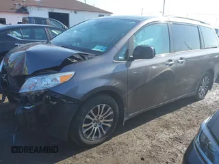 2019 Toyota Sienna XLE Auto Access Seat with VIN 5TDYZ3DC5KS014278, listed as a IAAI auction lot 41767187 with 59,444 mi miles. Bid and sale history available at carsss.com. Image 17.