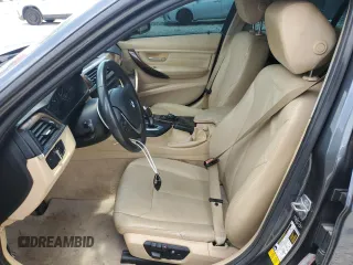 2014 BMW 3 Series 328i z VIN WBA3A5C50EP601354, wystawiony jako Copart lot #60981185 z przebiegiem 106 361 mil mil oraz Czysty tytuł • Clean title. Historia ofert i sprzedaży dostępna na DreamBid. Obrazek 7.