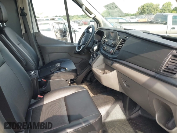 2023 Ford Transit z VIN 1FTBW9CG7PKB84159, wystawiony jako IAAI lot #42772115 z przebiegiem 6 945 mil mil oraz . Historia ofert i sprzedaży dostępna na DreamBid. Obrazek 5.