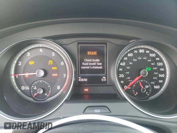 2021 Volkswagen Atlas SE with VIN 1V2JP2CA1MC585383, listed as a Copart auction lot 62145184 with 43,840 mi miles and Salvage title. Bid and sale history available at DreamBid. Image 9.