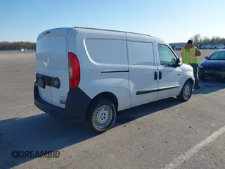 2017 Ram ProMaster City Cargo Tradesman z VIN ZFBERFAB0H6D59068, wystawiony jako IAAI lot #42040769 z przebiegiem 126 308 mil mil oraz . Historia ofert i sprzedaży dostępna na DreamBid. Obrazek 4.