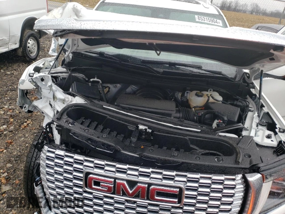 2024 GMC Yukon Denali with VIN 1GKS2DKL7RR178132, listed as a Copart auction lot 85315904 with 7,079 mi miles and Salvage Title. Bid and sale history available at carsss.com. Image 12.