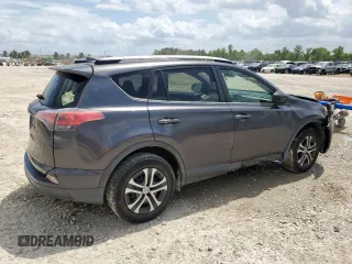 2017 Toyota RAV4 LE z VIN JTMZFREV9HJ137989, wystawiony jako Copart lot #60158975 z przebiegiem 75 840 mil mil oraz Szkoda całkowita • Salvage title. Historia ofert i sprzedaży dostępna na DreamBid. Obrazek 3.
