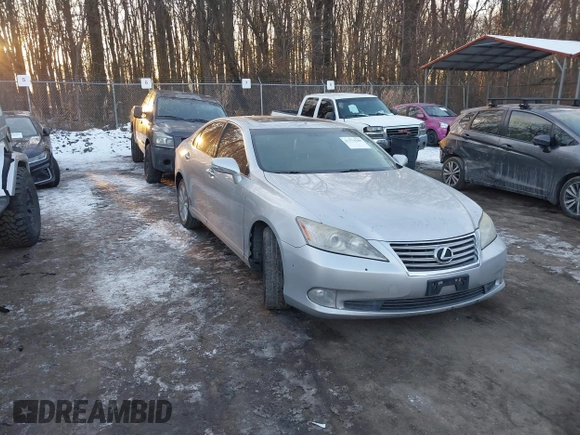 2010 Lexus ES 330 with VIN JTHBK1EG5A2403295, listed as a IAAI auction lot 41374180 with 226,428 mi miles and . Bid and sale history available at DreamBid. Image 1.