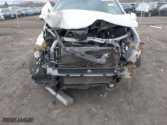 2018 Chevrolet Equinox Premier with VIN 2GNAXVEV3J6101020, listed as a IAAI auction lot 42038112 with 112,258 mi miles. Bid and sale history available at carsss.com. Image 6.