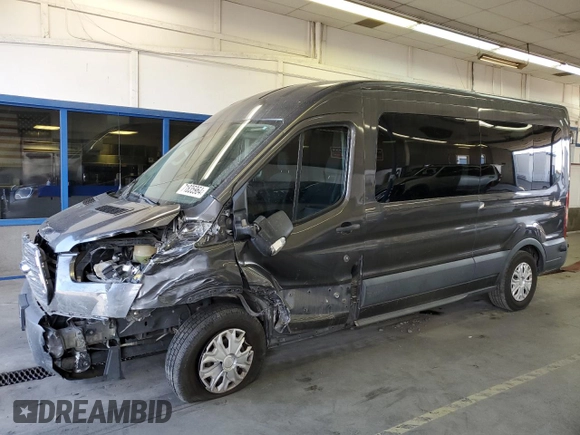 2017 Ford Transit Passenger XL z VIN 1FBAX2CG1HKB53933, wystawiony jako Copart lot #71835964 z przebiegiem 118 240 mil mil oraz Szkoda całkowita • Salvage title. Historia ofert i sprzedaży dostępna na DreamBid. Obrazek 1.