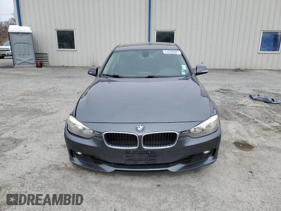 2013 BMW 3 Series 328i z VIN WBA3C1C51DK103209, wystawiony jako Copart lot #51299565 z przebiegiem 107 528 mil mil oraz Szkody całkowita. Historia ofert i sprzedaży dostępna na DreamBid. Obrazek 5.