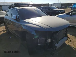 2018 Audi SQ5 Premium Plus with VIN WA1A4AFY1J2083935, listed as a Copart auction lot 75964014 with 72,266 mi miles and Clean Title. Bid and sale history available at DreamBid. Image 4.