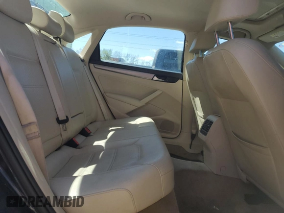 2014 Volkswagen Passat SE with VIN 1VWBT7A32EC048264, listed as a Copart auction lot 53511665 with 170,842 mi miles and Clean title. Bid and sale history available at DreamBid. Image 10.