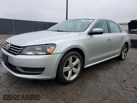 2014 Volkswagen Passat SE z VIN 1VWBT7A38EC074478, wystawiony jako Copart lot #57763965 z przebiegiem 99 860 mil mil oraz Czysty tytuł • Clean title. Historia ofert i sprzedaży dostępna na DreamBid. Obrazek 1.