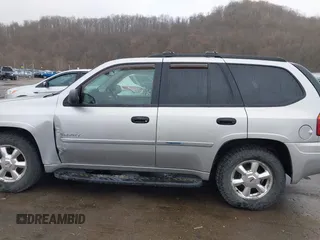 2006 GMC Envoy SLE z VIN 1GKDT13S562187698, wystawiony jako IAAI lot #41808778 z przebiegiem 167 023 mil mil oraz . Historia ofert i sprzedaży dostępna na DreamBid. Obrazek 14.