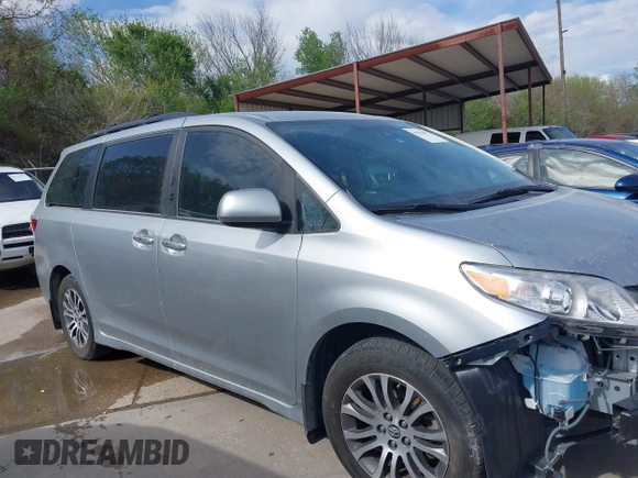 2019 Toyota Sienna XLE Auto Access Seat with VIN 5TDYZ3DC5KS977360, listed as a IAAI auction lot 41911897 with 71,200 mi miles. Bid and sale history available at carsss.com. Image 14.