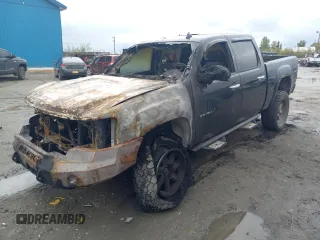 2008 GMC Sierra Denali z VIN 2GTEK638581115889, wystawiony jako Copart lot #67597524 z przebiegiem Nie podano mil oraz Szkody całkowita. Historia ofert i sprzedaży dostępna na DreamBid. Obrazek 1.