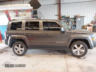 2016 Jeep Patriot Latitude with VIN 1C4NJRFB4GD804403, listed as a IAAI auction lot 42682919 with 105,360 mi miles and . Bid and sale history available at DreamBid. Image 13.