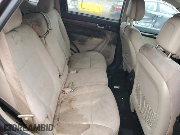 2014 Kia Sorento LX z VIN 5XYKT4A68EG435599, wystawiony jako Copart lot #58269715 z przebiegiem Nie podano mil oraz Czysty tytuł • Clean title. Historia ofert i sprzedaży dostępna na DreamBid. Obrazek 11.