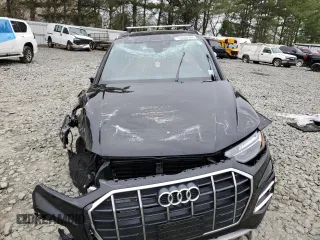 2024 Audi Q5 Premium z VIN WA1ABAFY4R2049800, wystawiony jako Copart lot #52440785 z przebiegiem Nie podano mil oraz Szkoda całkowita • Salvage title. Historia ofert i sprzedaży dostępna na DreamBid. Obrazek 5.