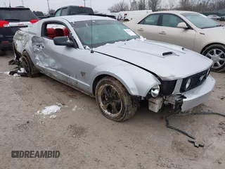 2005 Ford Mustang GT Deluxe z VIN 1ZVHT82H755103659, wystawiony jako IAAI lot #41553019 z przebiegiem 112 531 mil mil oraz . Historia ofert i sprzedaży dostępna na DreamBid. Obrazek 1.