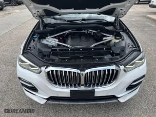 2019 BMW X5 xDrive40i with VIN 5UXCR6C56KLK99829, listed as a IAAI auction lot 41902835 with 165,939 mi miles. Bid and sale history available at carsss.com. Image 10.