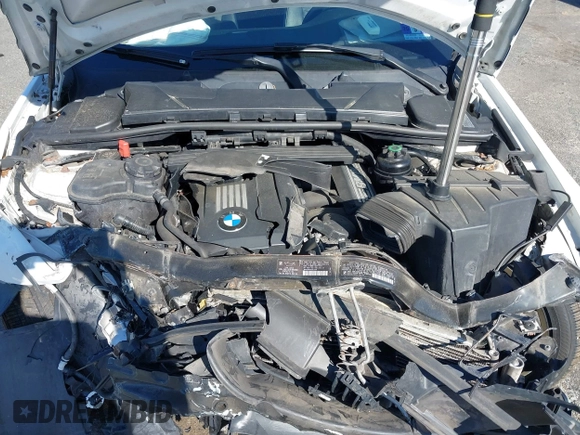 2011 BMW 3 Series 328i xDrive с VIN WBAPK5C53BA661805, выставлен на аукционе IAAI как лот 42299271 с пробегом 129 701 миль миль и . История ставок и продаж доступна на DreamBid. Изображение 10.