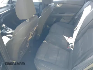 2020 Kia Forte LXS z VIN 3KPF24AD7LE228683, wystawiony jako IAAI lot #41620117 z przebiegiem 105 251 mil mil oraz . Historia ofert i sprzedaży dostępna na DreamBid. Obrazek 8.